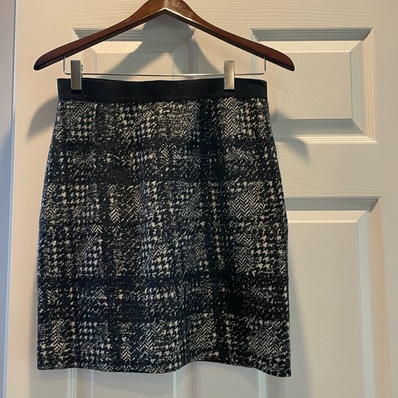 Ann Taylor Dresses & Skirts - Ann Taylor mini skirt